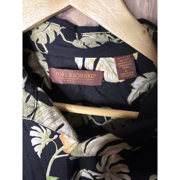 Tori Richard Black Monstera Leaves
Button Down Aloha Shirt Men Size Large - Picture 5 of 5